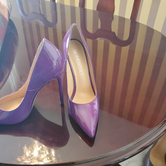 Shoes - Picture 2 of 2